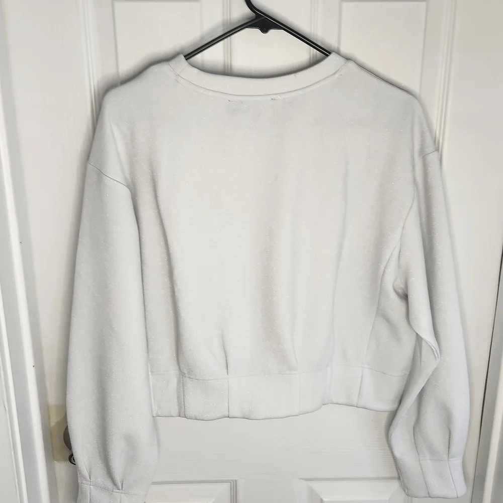 Badgley Mischka White Top with Subtle Metallic Trim - Picture 2 of 9